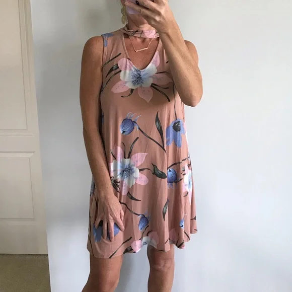 Blush Color Floral Sleeveless Dress - Picture 6 of 7